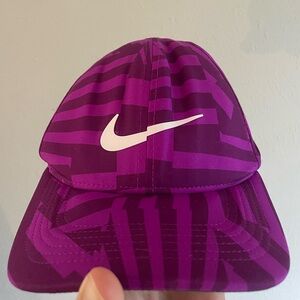 Nike DriFit Fitted Golf Hat